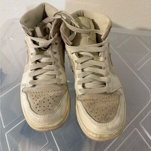 Nike Women's Athletic Shoes - Cream and Tan